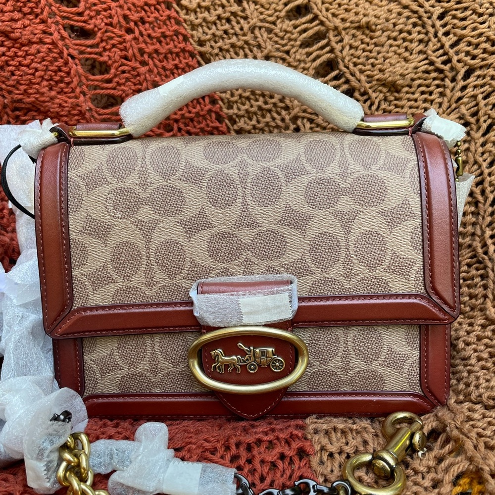 Coach Riley Top Handle 22 Signature